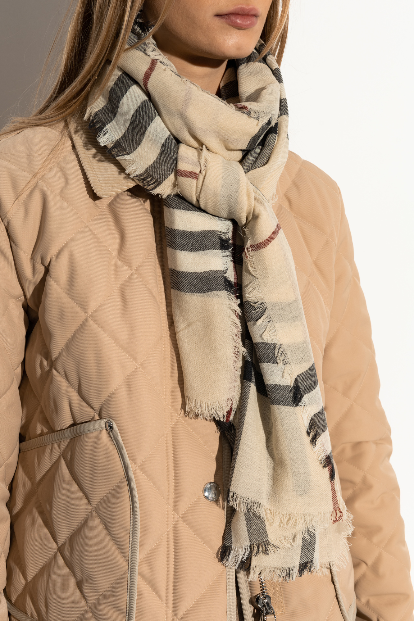 スカーフ Burberry FW25 Embroidered wool scarf (8090720 A1450) Embroidered wool scarf BURBERRY (8090720)
